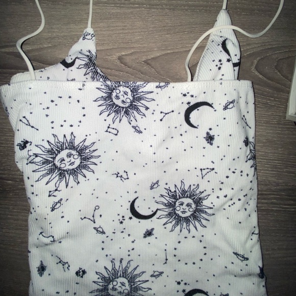 aesthetic tank top 🌙 - Picture 3 of 3